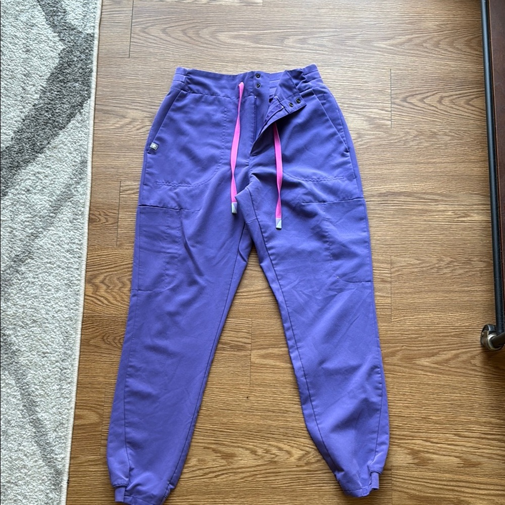 Figs Purple Scrub Set - Picture 4 of 5